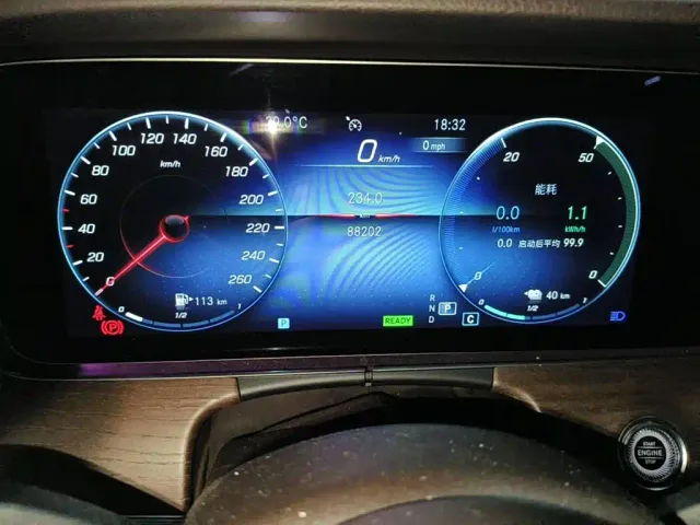 Mercedes-Benz E-Class — Фото автомобиля 15