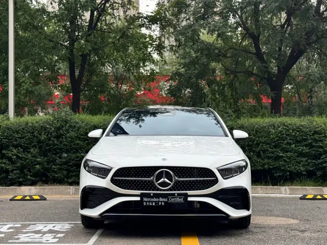 Mercedes-Benz Mercedes-Benz A-Class 2025 Facelift A 200 L Fashion Edition — Фото автомобиля 2