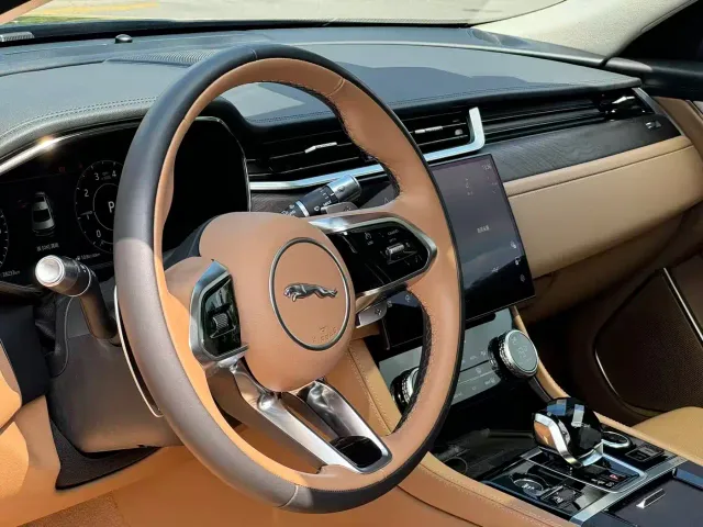 Jaguar XFL — Фото автомобиля 15