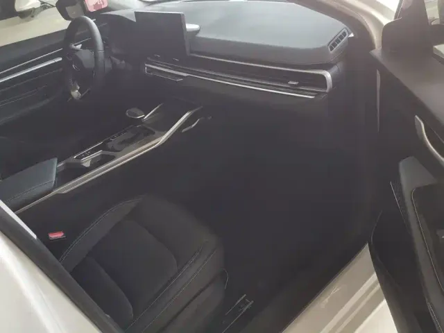 Geely Emgrand — Фото автомобиля 8