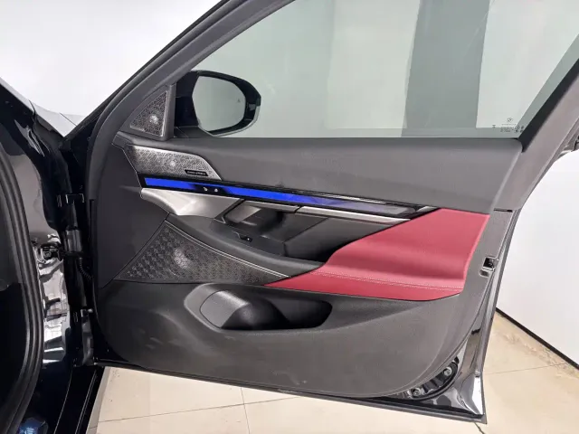 BMW 5 Series — Фото автомобиля 26