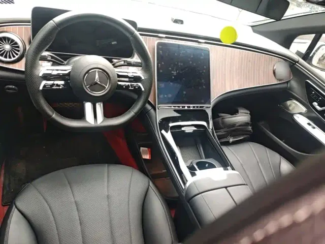 Mercedes-Benz EQE — Фото автомобиля 9
