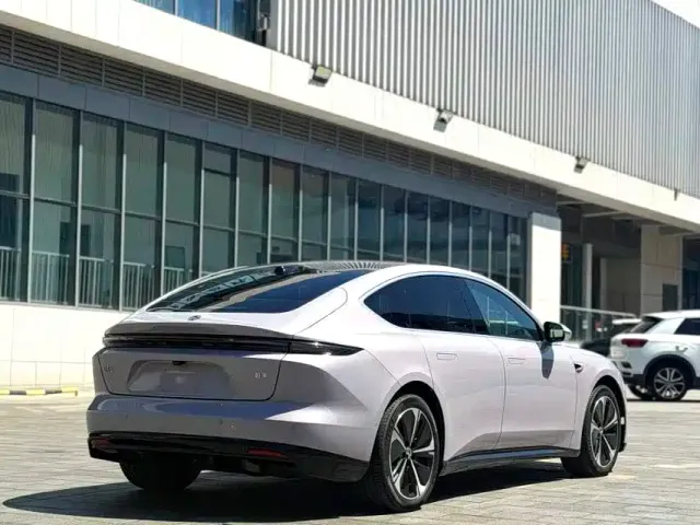 Nio ET5 — Фото автомобиля 6