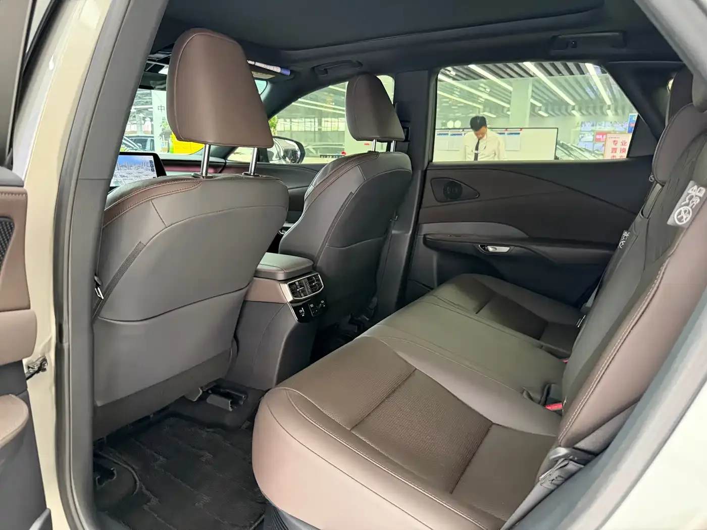 Lexus Lexus RX 2025 350h 4WD Premium Edition — Фото автомобиля 13