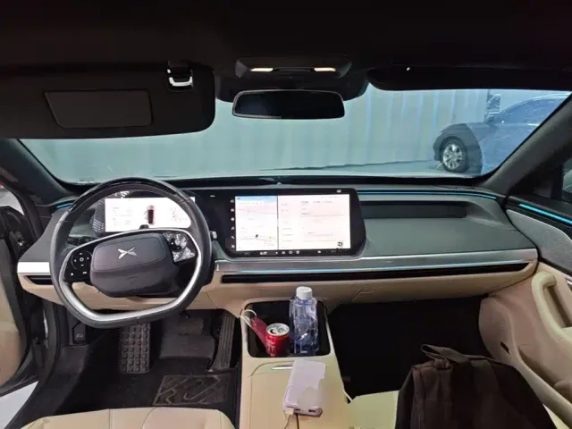 Xpeng P7 — Фото автомобиля 9