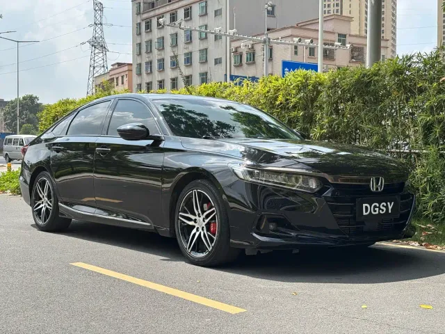 Honda Accord — Фото автомобиля 3