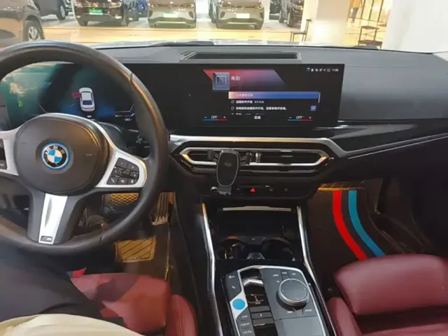 BMW i3 — Фото автомобиля 11