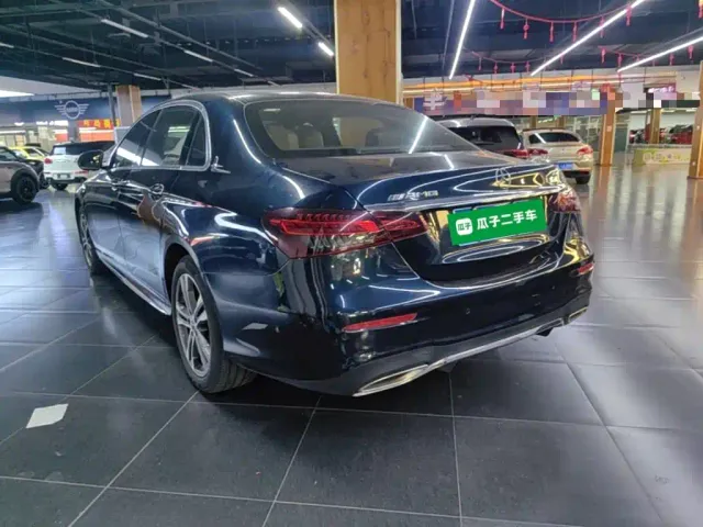 Mercedes-Benz E-Class — Фото автомобиля 4