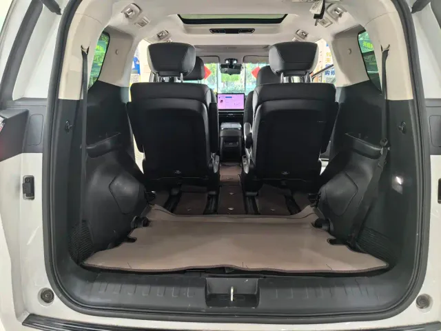 GAC Trumpchi E8 — Фото автомобиля 18