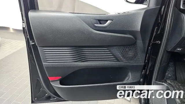 Hyundai Staria — Фото автомобиля 13