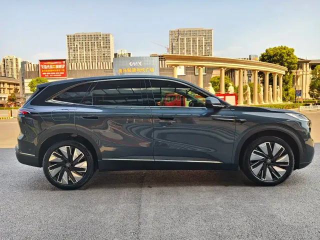 Buick Zhijing E7 — Фото автомобиля 4