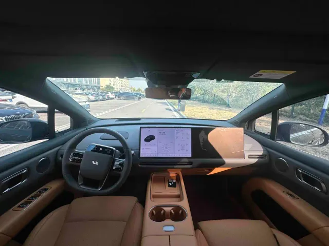 Li Auto i6 — Фото автомобиля 6