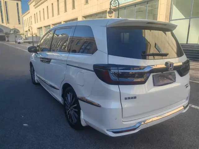 Honda Elysion — Фото автомобиля 18