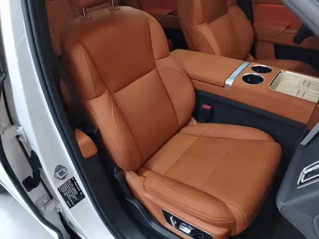 Li Auto L7 — Фото автомобиля 24