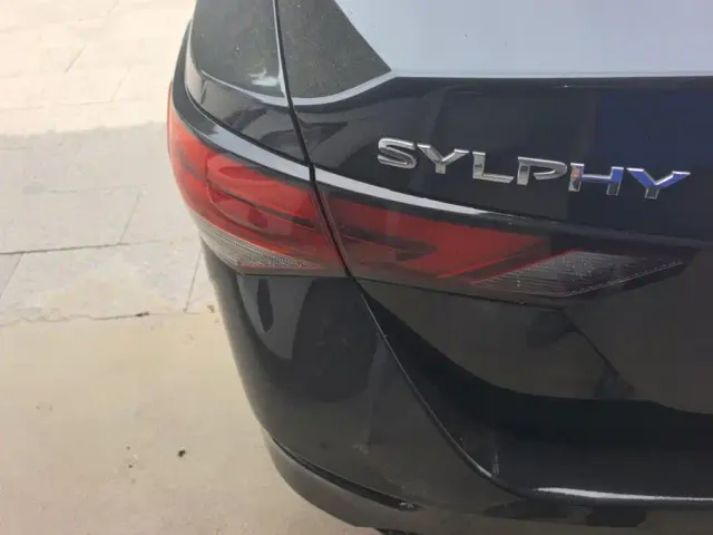 Nissan Sylphy — Фото автомобиля 4
