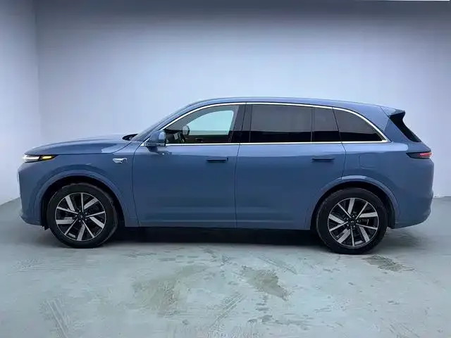 Li Auto L7 — Фото автомобиля 8