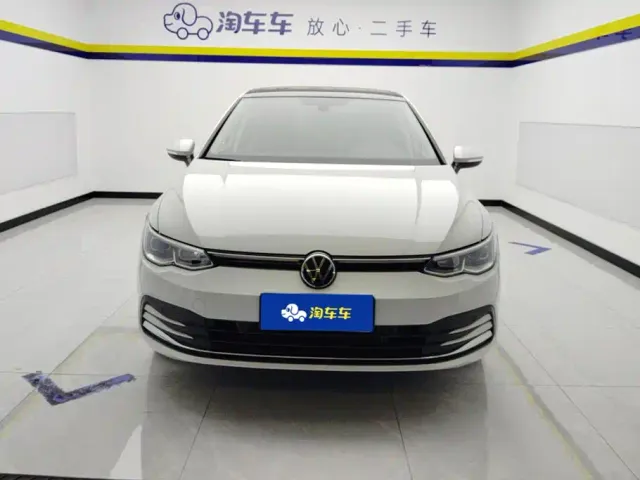 Volkswagen Golf — Фото автомобиля 2
