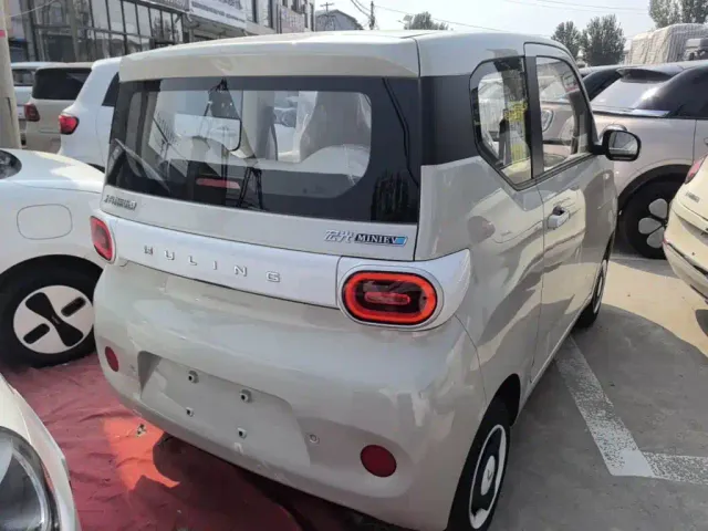 Wuling Hongguang Mini EV — Фото автомобиля 6