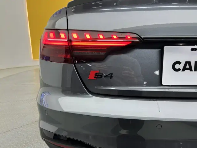 Audi S4 — Фото автомобиля 9