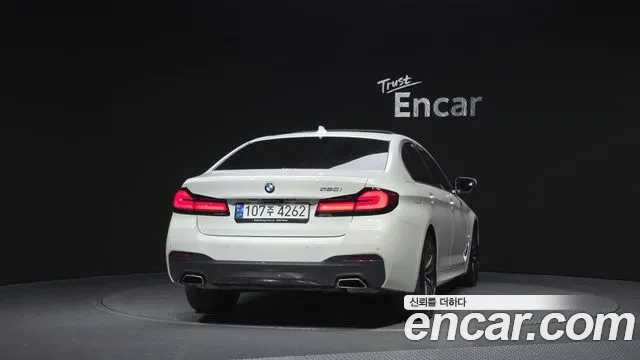 BMW 5-Series — Фото автомобиля 4