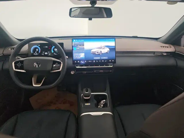 Changan Eado — Фото автомобиля 12