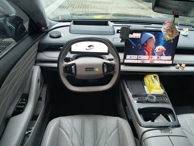 Geely Galaxy Xingyao 8 — Фото автомобиля 11