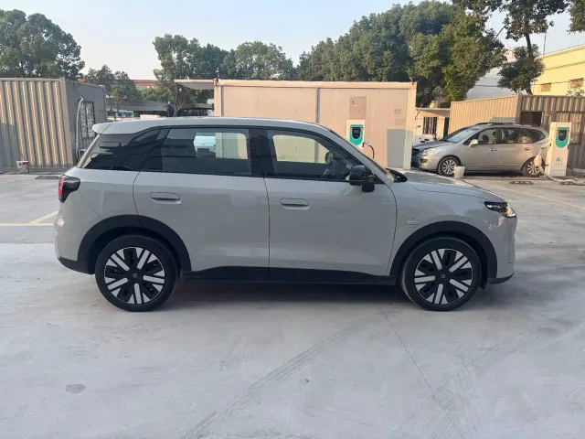 Leapmotor A10 — Фото автомобиля 4