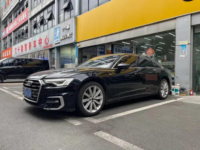 Фотография автомобиля — Audi A6L