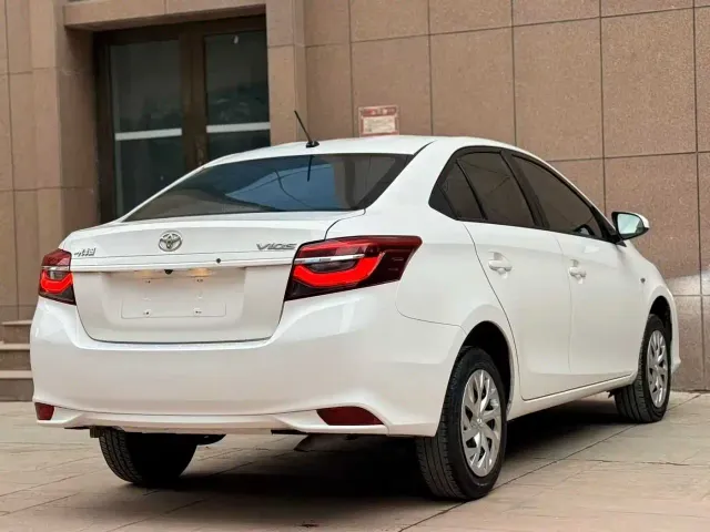 Toyota Vios — Фото автомобиля 6