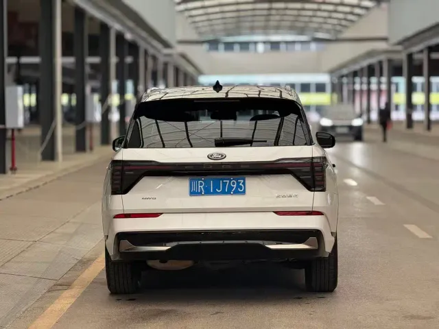 Ford Edge — Фото автомобиля 15