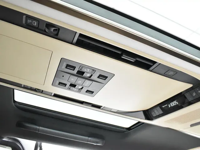 Toyota Alphard — Фото автомобиля 20