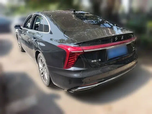 Hongqi H5 — Фото автомобиля 6