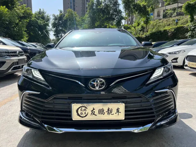 Toyota Camry — Фото автомобиля 2