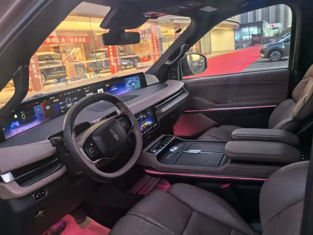 Lincoln Navigator — Фото автомобиля 19