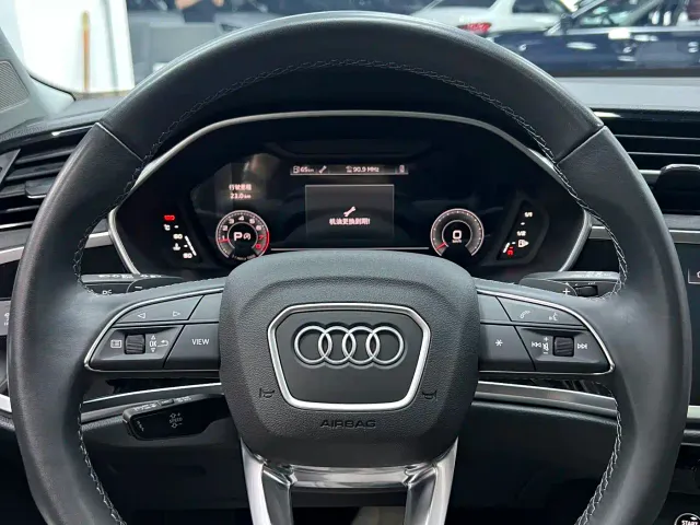 Audi Q3 — Фото автомобиля 15