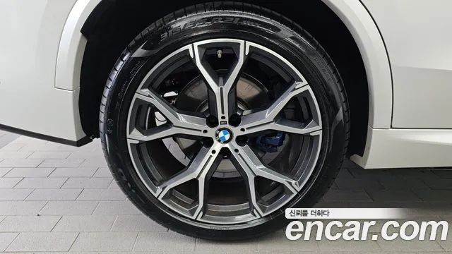 BMW X5 xDrive 40i M Sport — Фото автомобиля 18