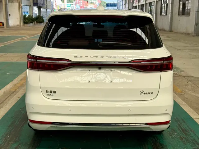 BYD Song MAX — Фото автомобиля 4