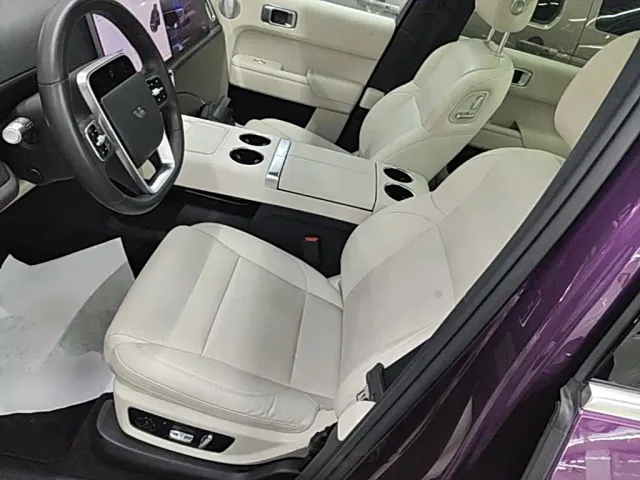 Li Auto L8 — Фото автомобиля 14