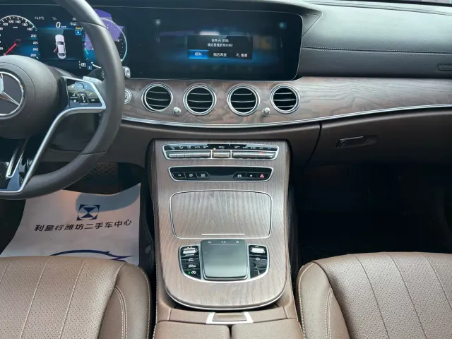 Mercedes-Benz E-Class — Фото автомобиля 13
