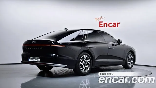 Hyundai Grandeur GN7 — Фото автомобиля 2
