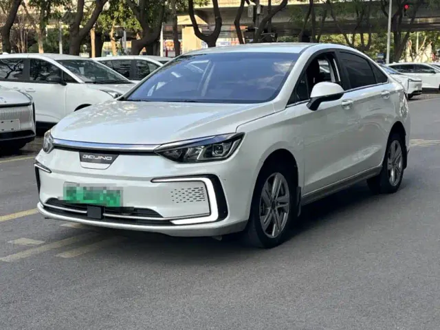 Фотография автомобиля — BAIC Beijing EU5