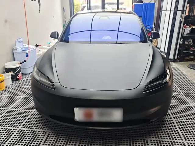 Tesla Model 3 — Фото автомобиля 2