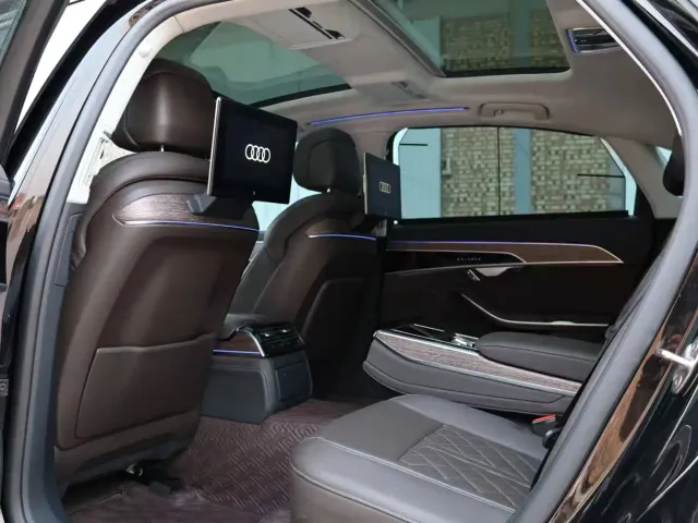 Audi A8 — Фото автомобиля 10