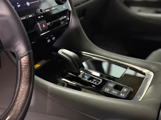 Toyota Alphard — Фото автомобиля 8