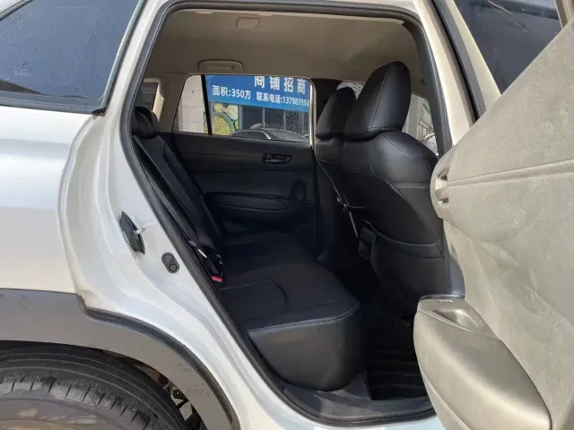 Toyota Corolla Cross — Фото автомобиля 10