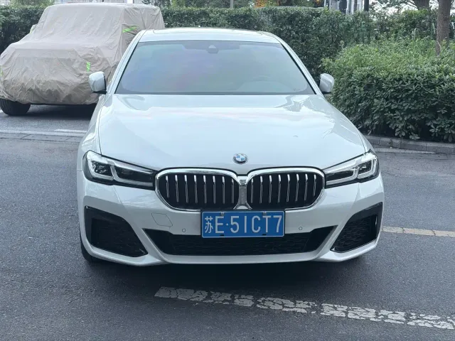 BMW 5 Series — Фото автомобиля 4
