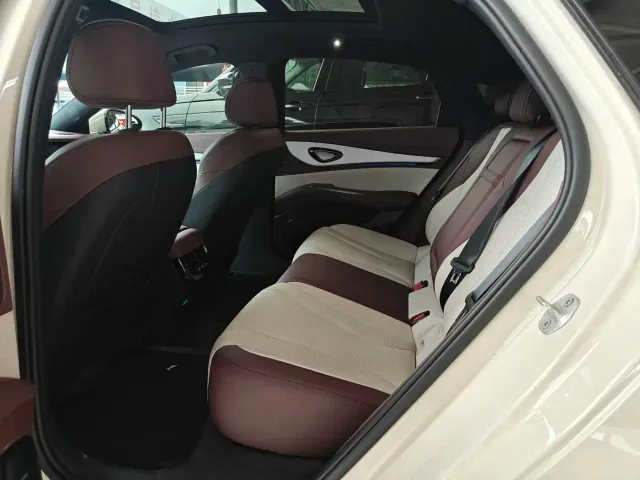 BYD Seal 07 DM-i — Фото автомобиля 6