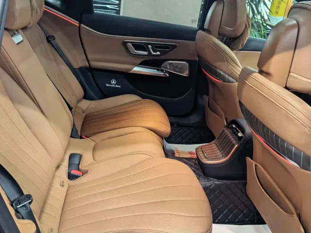 Mercedes-Benz E-Class — Фото автомобиля 9