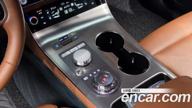 Genesis GV70 — Фото автомобиля 12