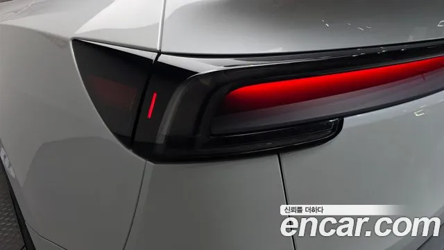 Tesla Model Y — Фото автомобиля 22